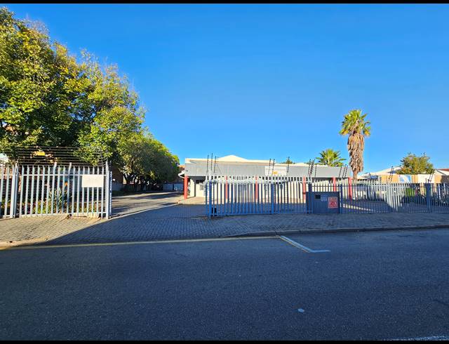 1,983M² BUSINESS FOR SALE IN NEW REDRUTH
